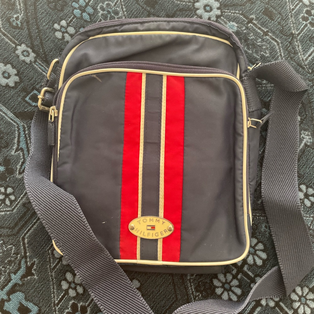 Tommy hillfiger cross body bag